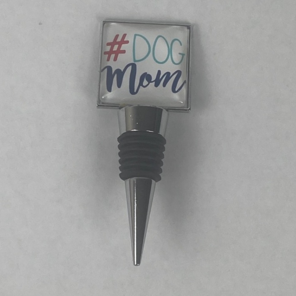 🌺‎ 3/$25 🌺 Dog Mom Wine Bottle Stopper